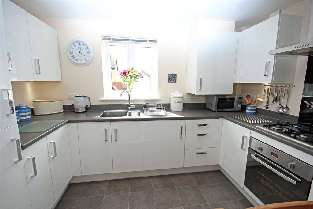 2 bed flat for saleShearwater Way, Seaton, Devon EX12 photo 2