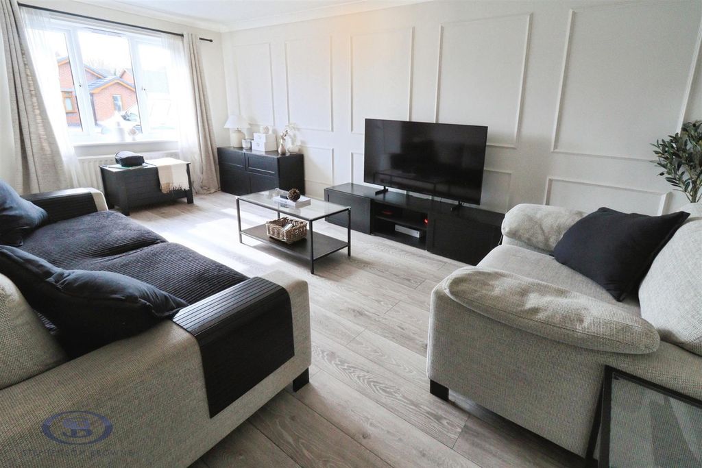 Additional image 5 of 3 bed semi-detached house for saleSandhurst Avenue, Wistaston, Crewe CW2