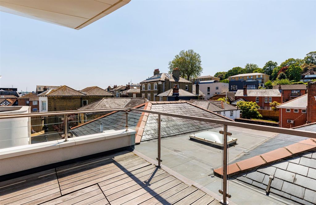 Additional image 19 of 2 bed flat for saleCowes, Isle Of Wight PO31
