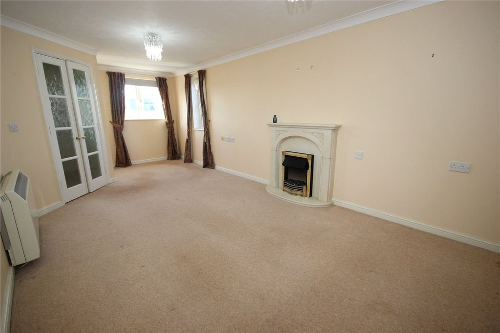 1 bed flat for saleHarbour Road, Seaton, Devon EX12 photo 3
