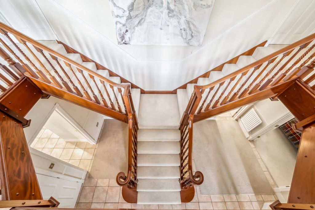 Additional image 5 of 5 bed detached house for saleSandringham Park, Surrey KT11