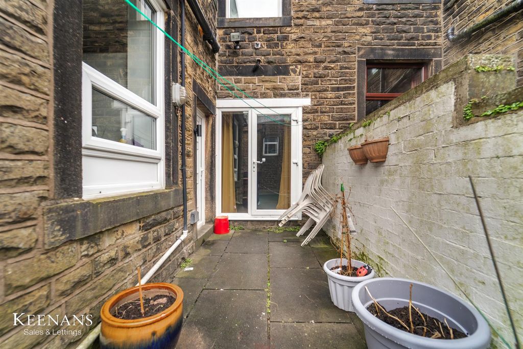 Additional image 23 of 4 bed semi-detached house for saleYork Street, Colne BB8