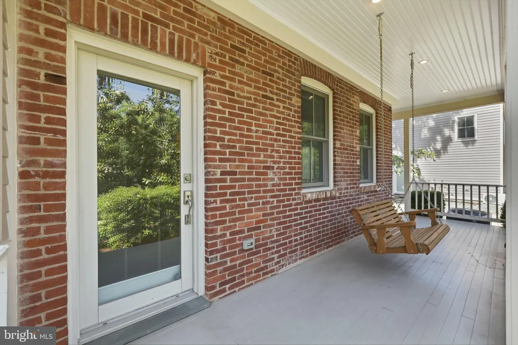 Additional image 15 of 401 11th Street SE, Washington, DC 20003
