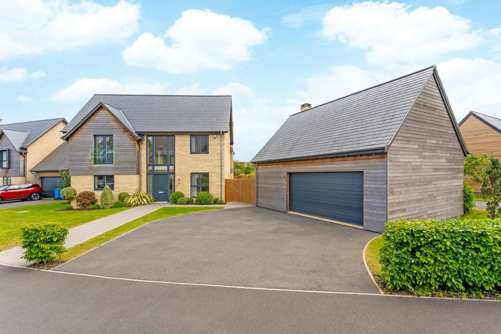 Additional image 35 of 4 bed detached house for saleLake Drive, Weldon, Corby, Northamptonshire NN17