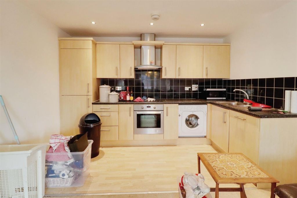 Additional image 5 of 2 bed flat for saleJunction House, Dale Way, Crewe CW1
