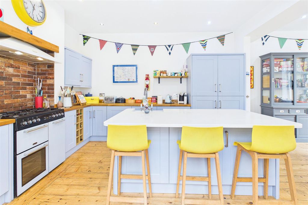 Additional image 3 of 4 bed semi-detached house for saleGardens Road, Clevedon BS21