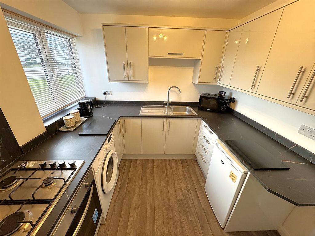 Additional image 8 of 3 bed flat for saleElizabeth Street, Corby NN17