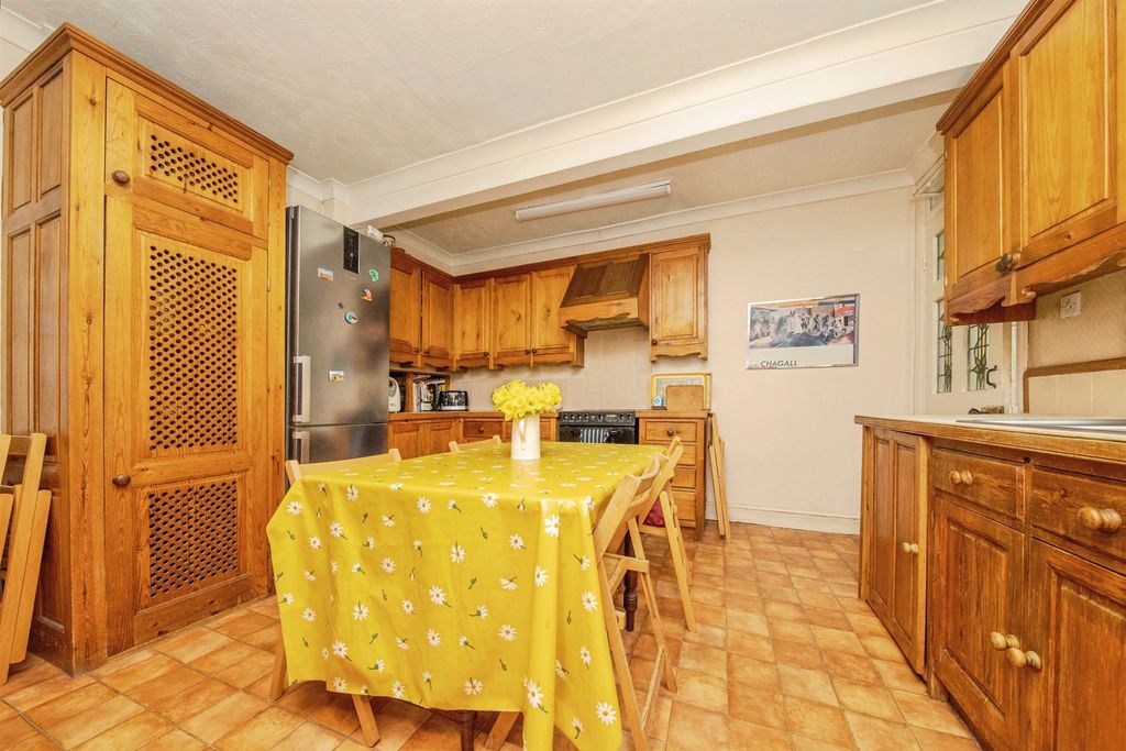 Additional image 8 of 4 bed semi-detached house for saleRoman Road, Colchester CO1