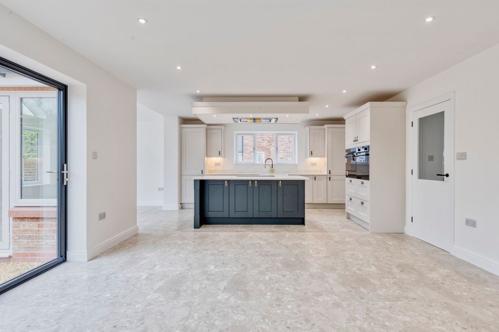 Additional image 9 of 4 bed detached house for salePlot 2, 27 Crewe Road, Shavington, Crewe CW2