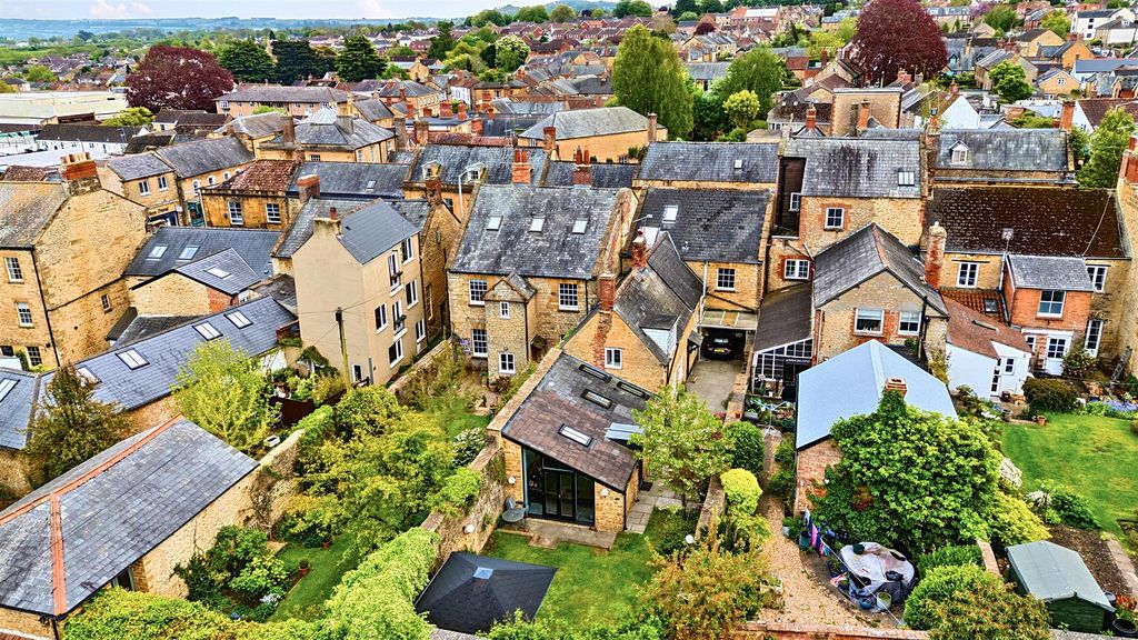 Additional image 18 of 4 bed semi-detached house for saleChurch Street, Crewkerne TA18