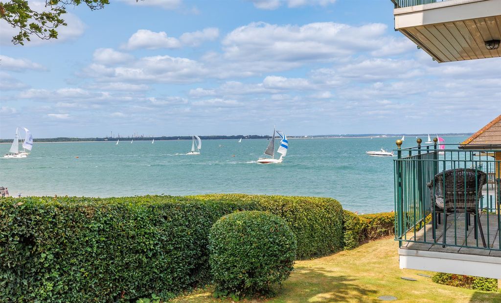 Additional image 19 of 2 bed flat for saleCowes, Isle Of Wight PO31