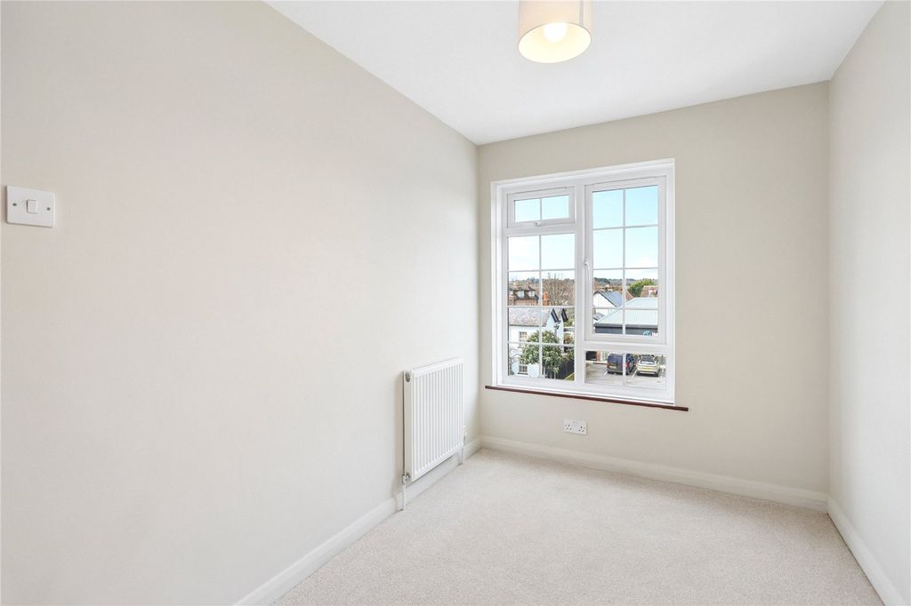 Additional image 8 of 3 bed flat for salePortsmouth Road, Cobham, Surrey KT11