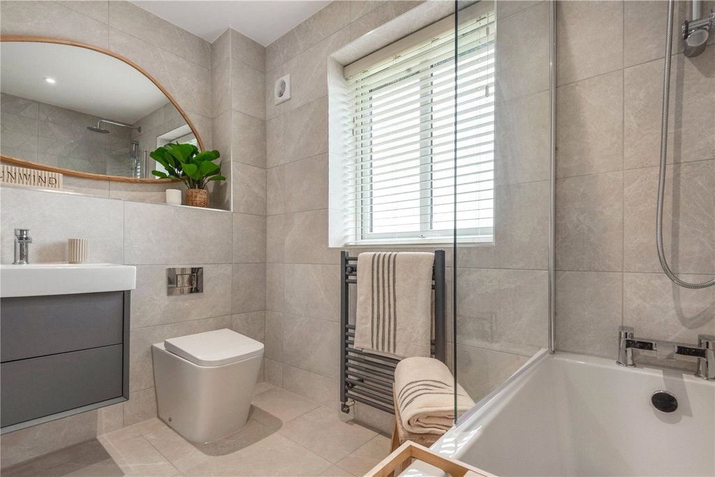 4 bed detached house for saleHaslington Gate, Haslington, Crewe, Cheshire CW1 photo 5