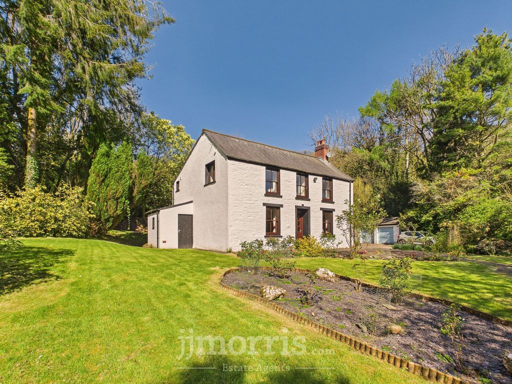 3 bed property for saleLlanycefn, Clynderwen SA66