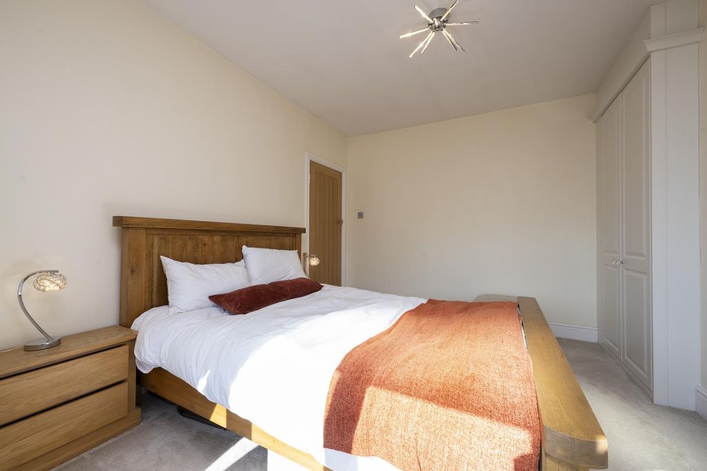 Additional image 17 of 5 bed property for saleCompton Road, Cradley Heath B64