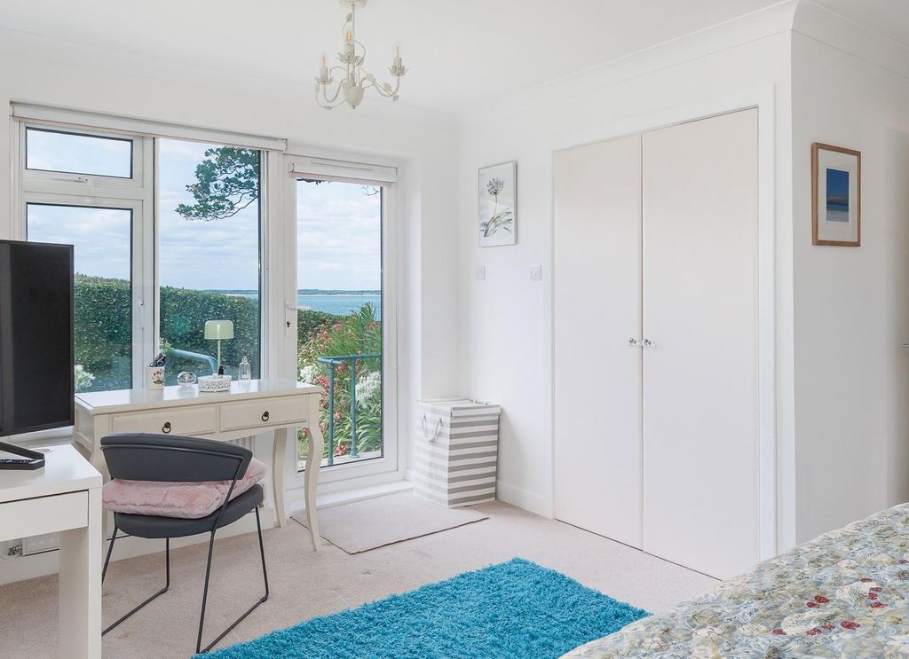 Additional image 10 of 2 bed flat for saleCowes, Isle Of Wight PO31