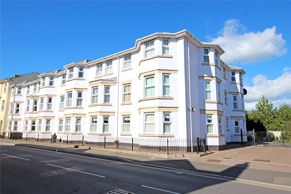 2 bed flat for saleKings Court, Harbour Road, Seaton, Devon EX12
