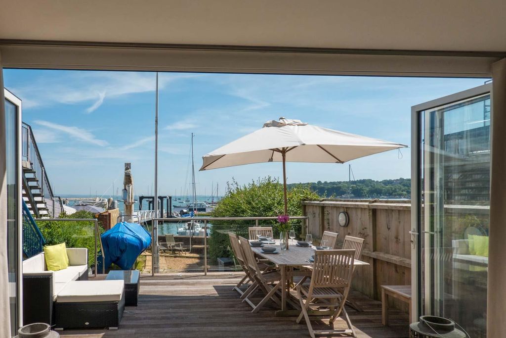 Additional image 10 of 4 bed town house for saleOld Town, Cowes, Isle Of Wight PO31