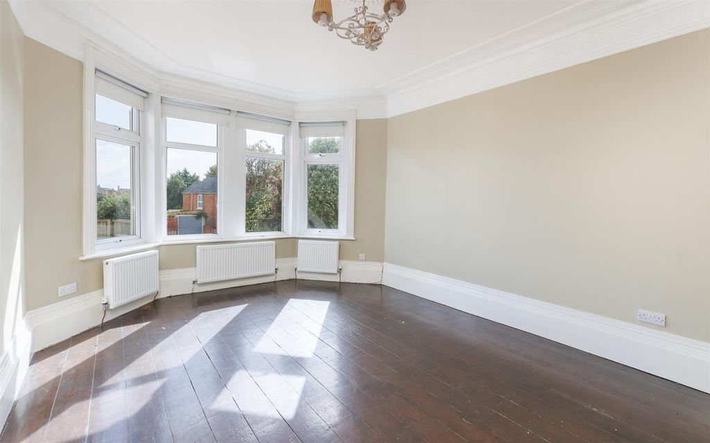 Additional image 3 of 5 bed detached house for saleCowes, Isle Of Wight PO31