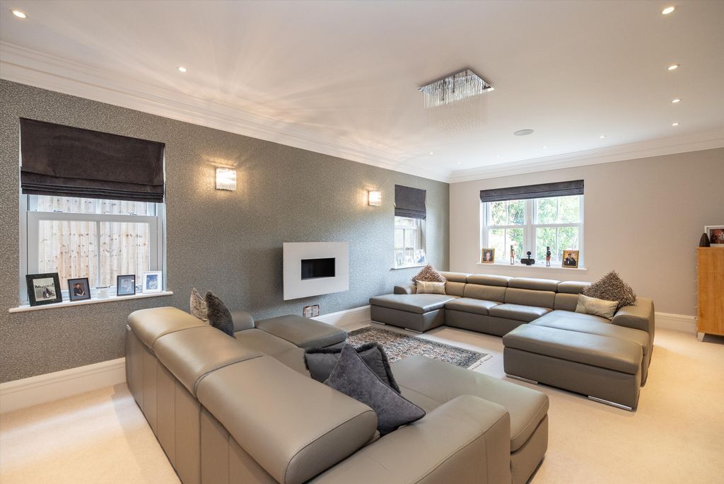 Additional image 7 of 5 bed detached house for saleHeath Ridge Green, Cobham, Surrey KT11