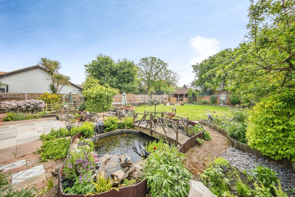 Additional image 33 of 4 bed detached house for saleIpswich Road, Colchester CO4
