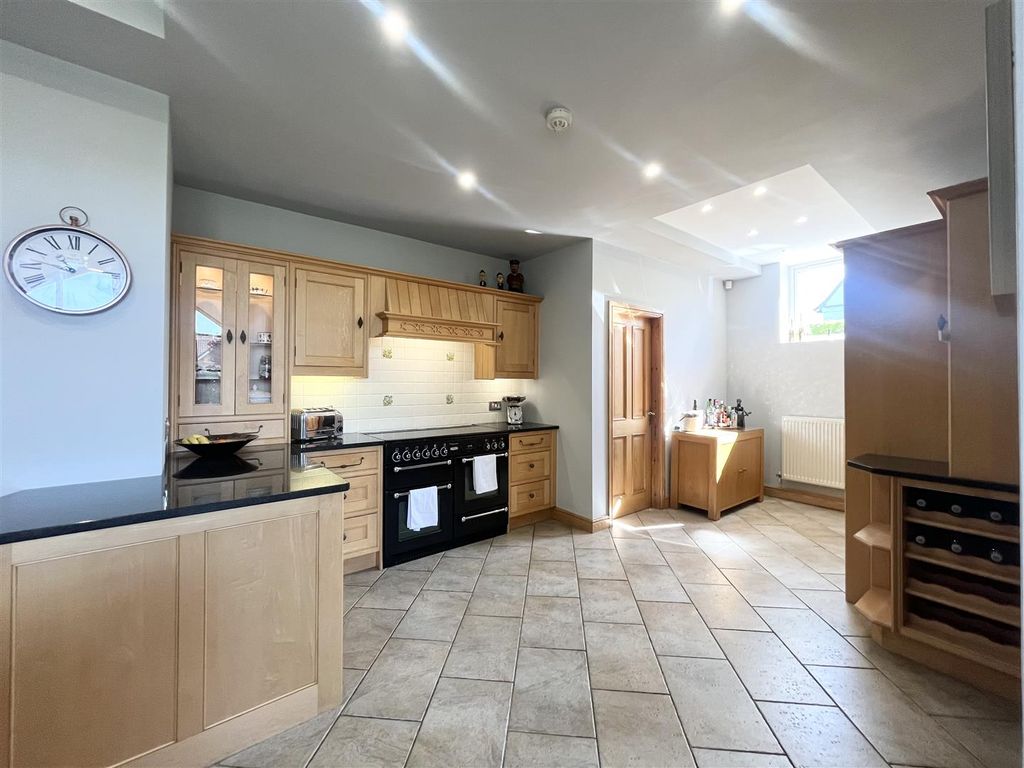 Additional image 28 of 5 bed detached house for salePark Lane, Congleton CW12
