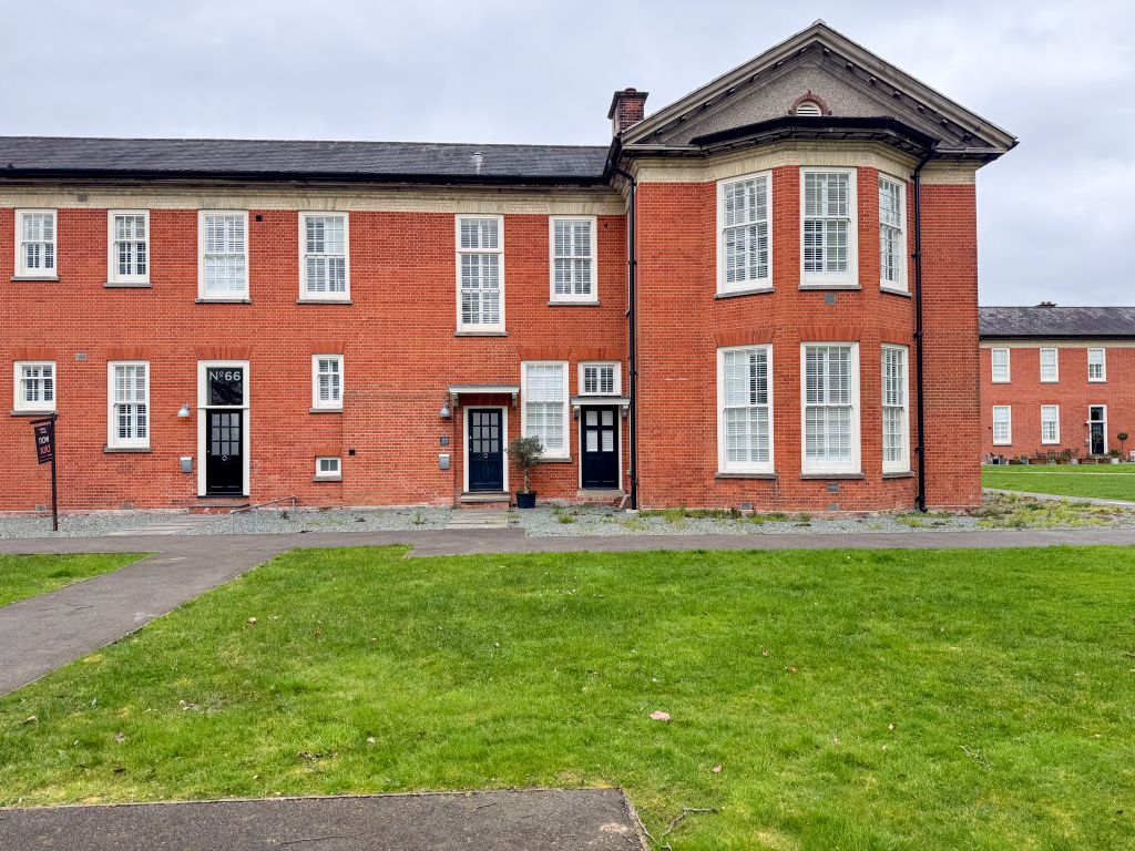 4 bed end terrace house for saleEchelon Walk, Colchester CO4