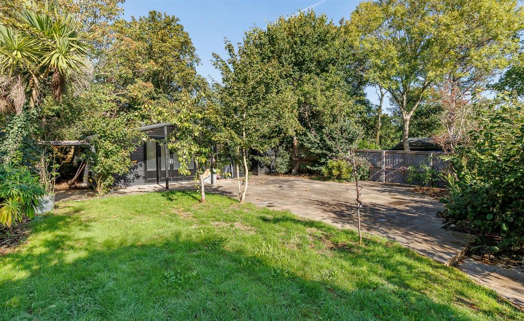 Additional image 13 of 5 bed detached house for saleCowes, Isle Of Wight PO31