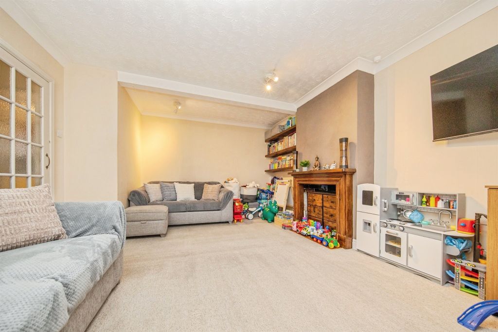 Additional image 5 of 3 bed semi-detached house for saleSt. Andrews Avenue, Colchester CO4