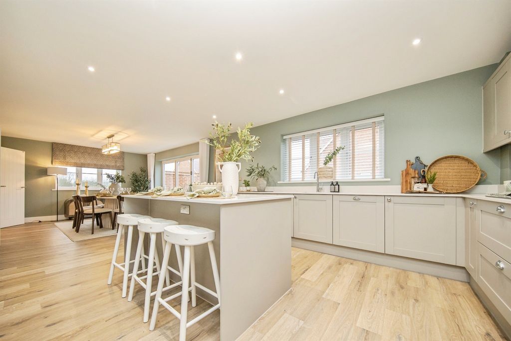 Additional image 7 of 4 bed detached house for saleBraiswick, Colchester CO4