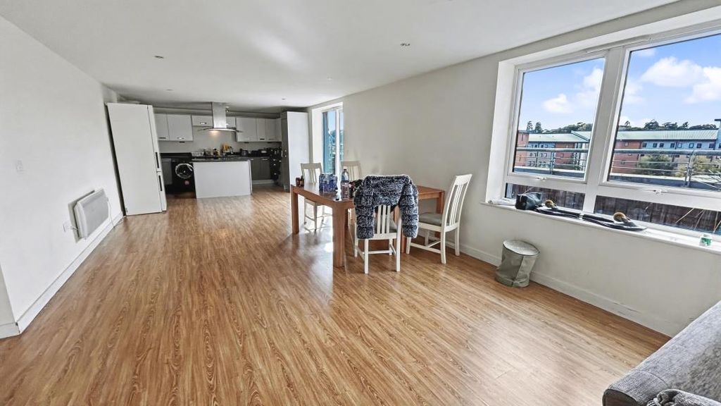 Additional image 2 of 3 bed flat for saleQuayside Drive, Colchester CO2