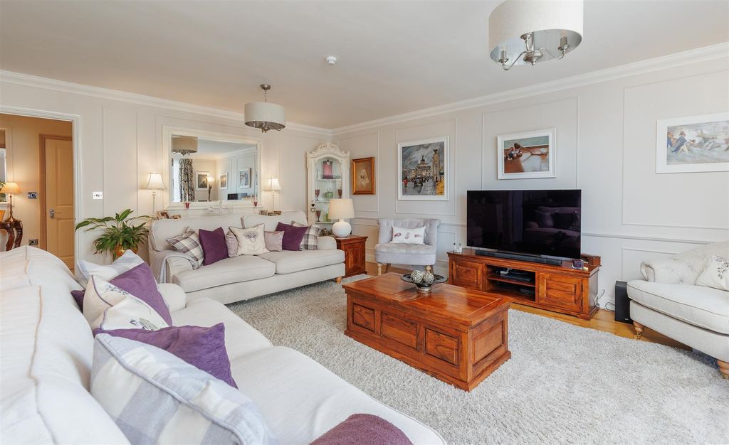 Additional image 8 of 3 bed flat for saleCowes, Isle Of Wight PO31