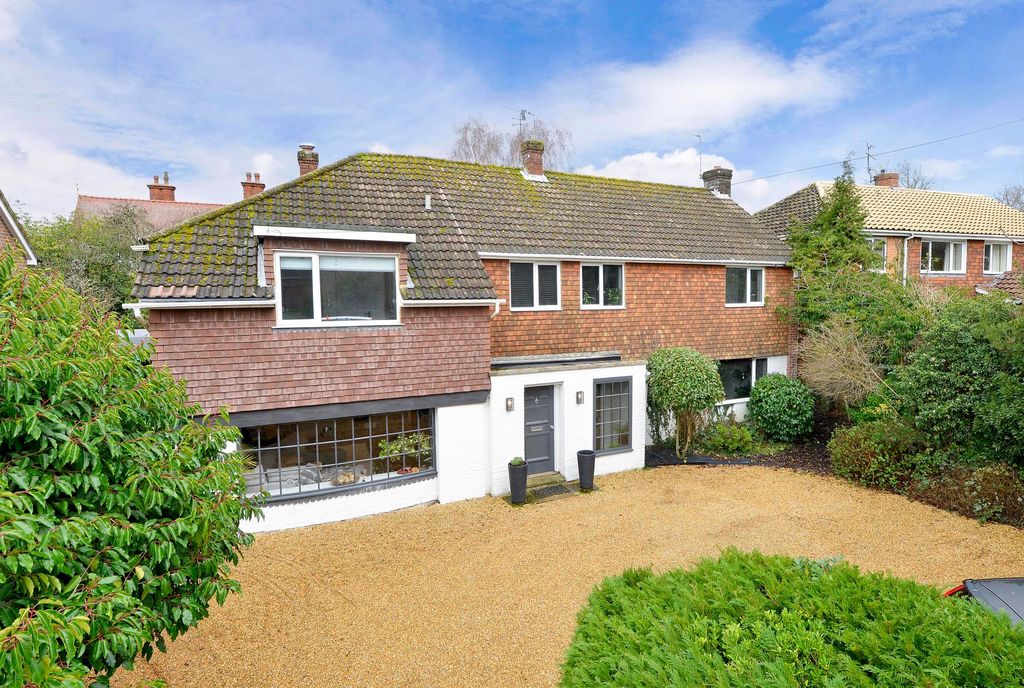 6 bed detached house for saleThe Ridgeway, Cranleigh GU6