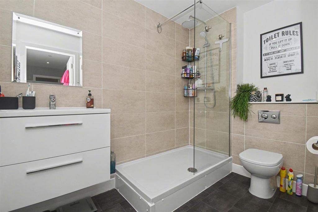 Additional image 13 of 2 bed flat for saleNn18, Bembridge House, Station Road, Corby NN17