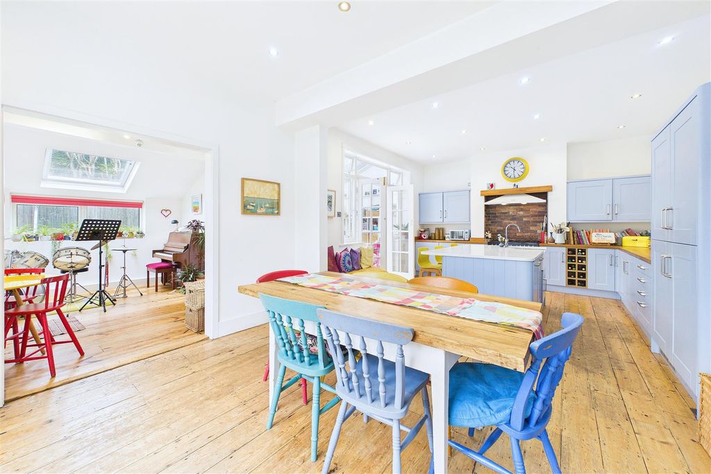 Additional image 7 of 4 bed semi-detached house for saleGardens Road, Clevedon BS21