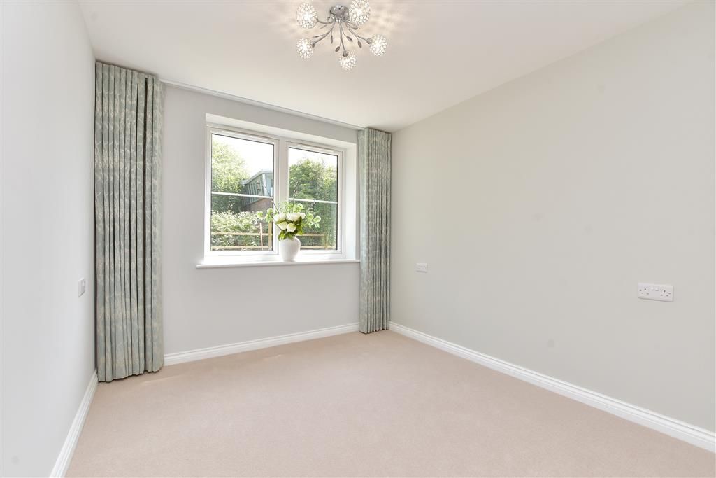 Additional image 5 of 2 bed flat for saleVictoria Road, Cranleigh, Surrey GU6