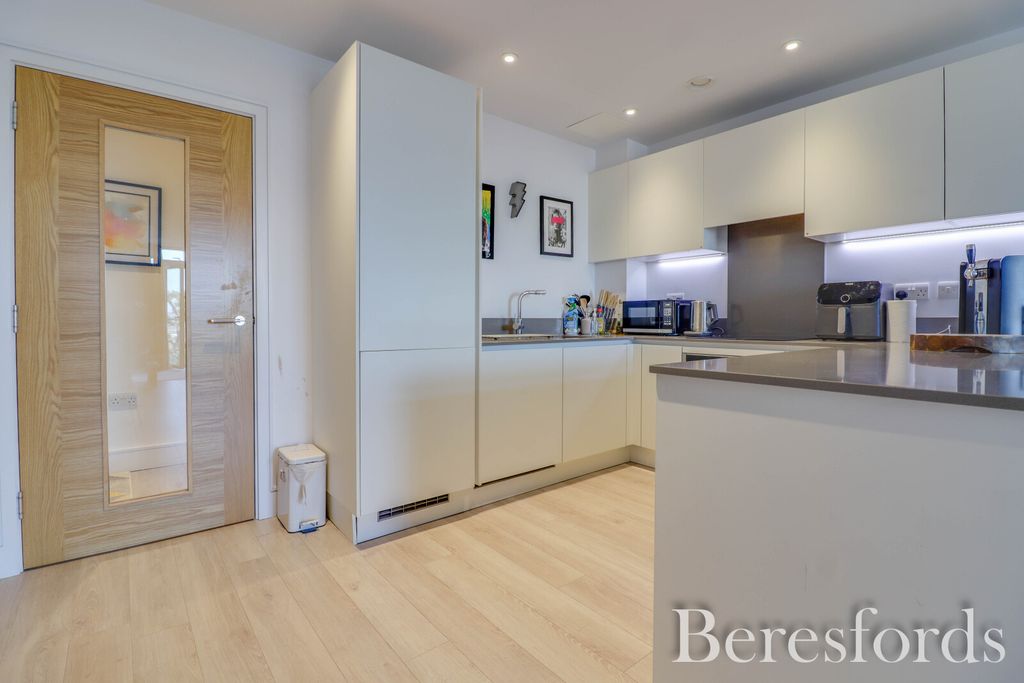 Additional image 3 of 2 bed flat for saleHigh Street, Colchester CO1