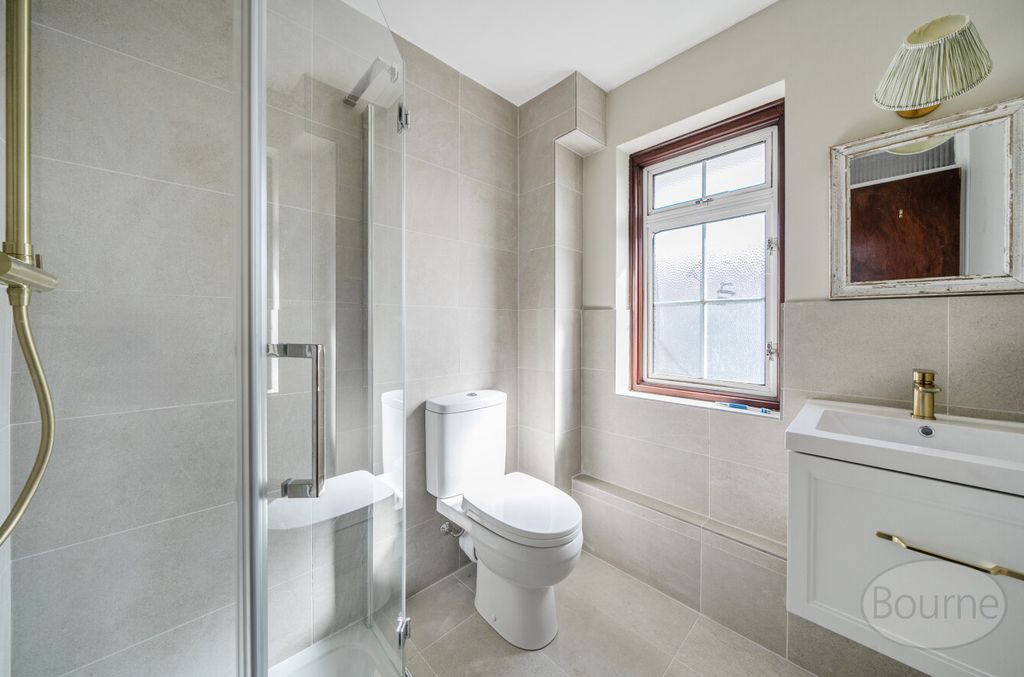 Additional image 5 of 3 bed maisonette for salePortsmouth Road, Cobham, Surrey KT11