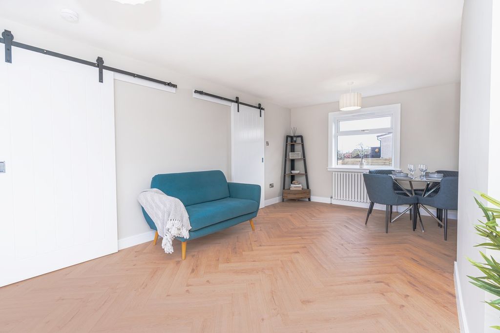 2 bed semi-detached house for saleNetherton Gardens, Kelty KY4 photo 3