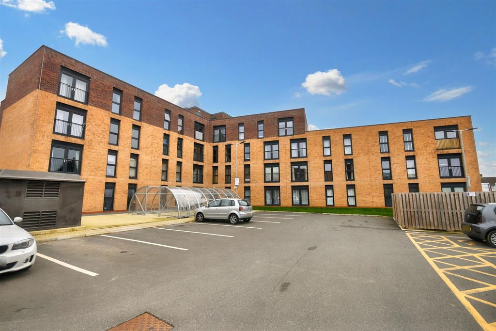 Additional image 16 of 2 bed flat for saleNn18, Bembridge House, Station Road, Corby NN17