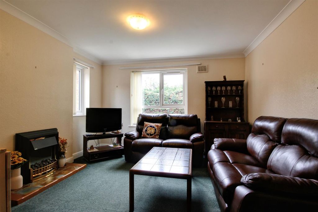 Additional image 11 of 2 bed flat for saleApplegarth Mews, Crescent Street, Cottingham HU16