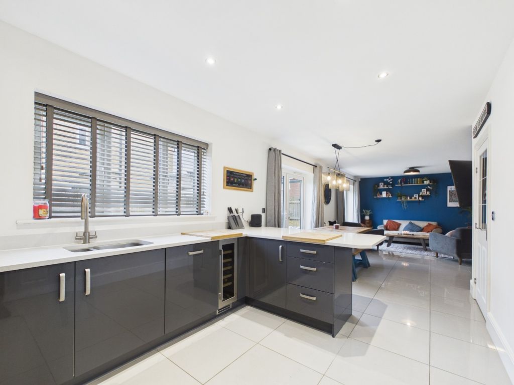 Additional image 8 of 5 bed detached house for saleMetcalfe Drive, Cottingham HU16