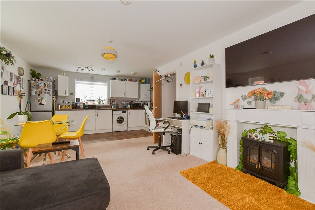 Additional image 7 of 2 bed flat for saleShetland Close, Cranleigh, Surrey GU6