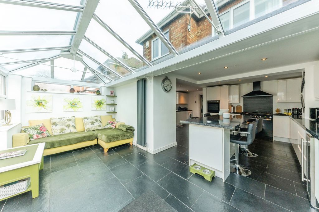 Additional image 8 of 3 bed semi-detached house for saleTrinity Road, Cleethorpes DN35