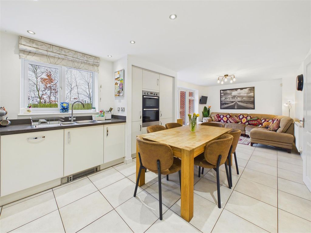 Additional image 2 of 4 bed detached house for saleScaife Close, Cottingham HU16