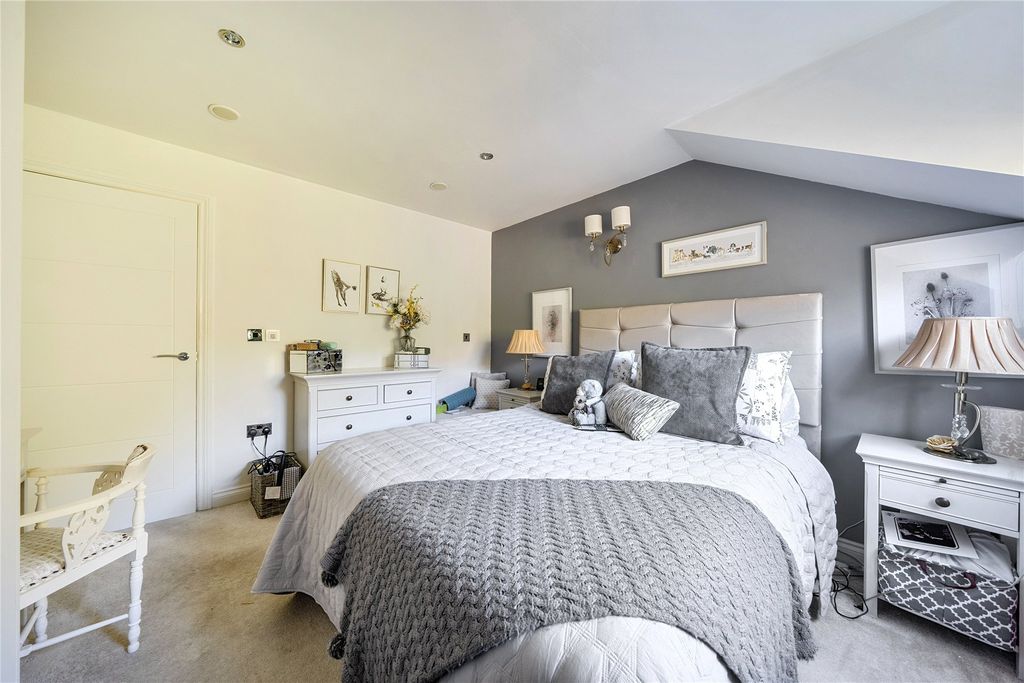 Additional image 17 of 2 bed flat for saleParliament Square, Parliament Street, Crediton, Devon EX17