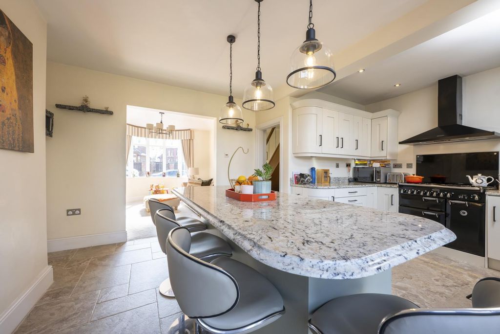 Additional image 8 of 5 bed property for saleCompton Road, Cradley Heath B64