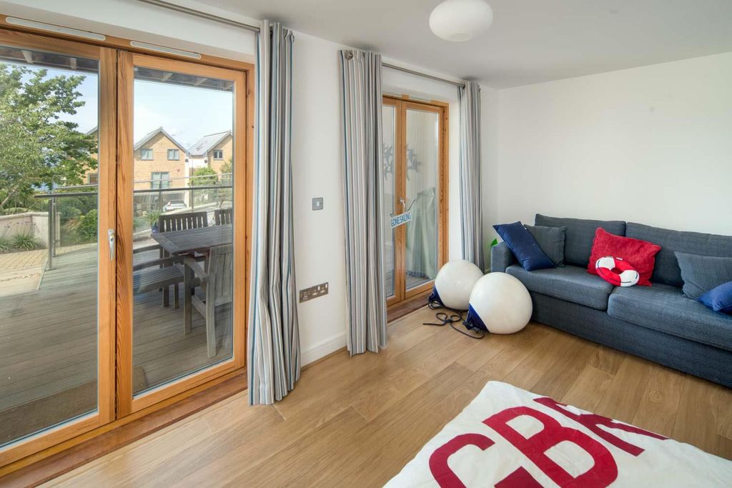 Additional image 5 of 4 bed semi-detached house for saleCowes, Isle Of Wight PO31