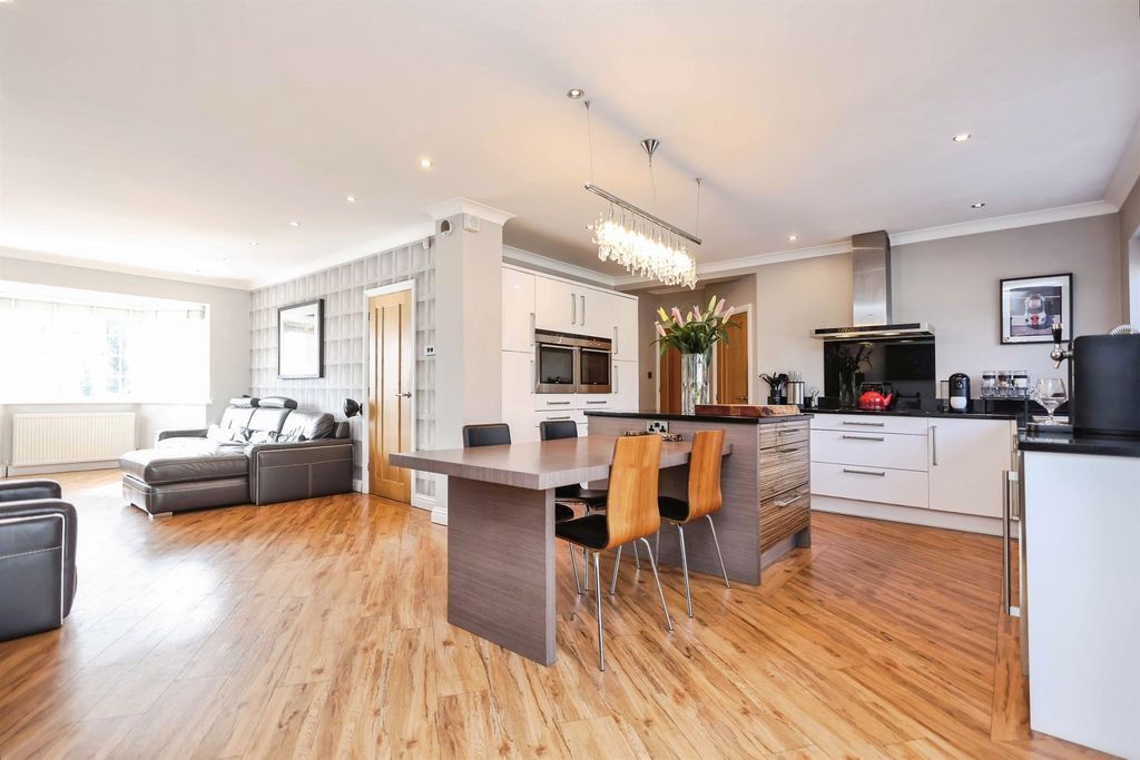 Additional image 14 of 4 bed detached house for saleHigh Haden Road, Haden Hill, Cradley Heath B64