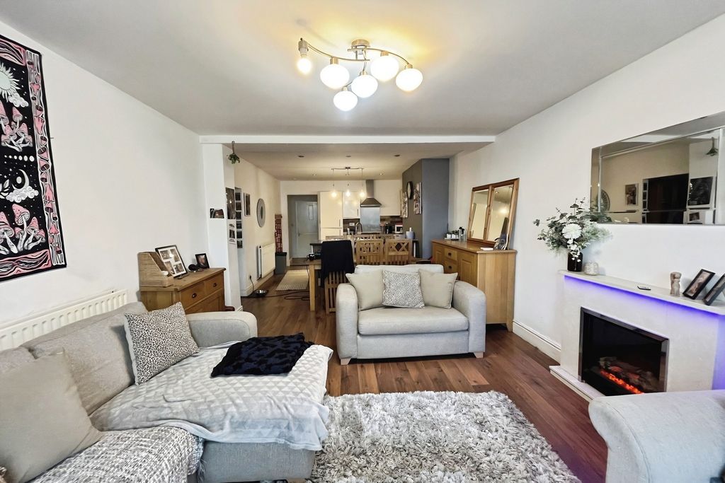 Additional image 5 of 4 bed flat for saleStation Road, Aspatria, Wigton, Cumbria CA7